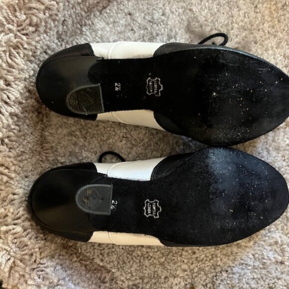 High Heel Black and White Tap Shoes - 3.5 big girls - Picture 5 of 5